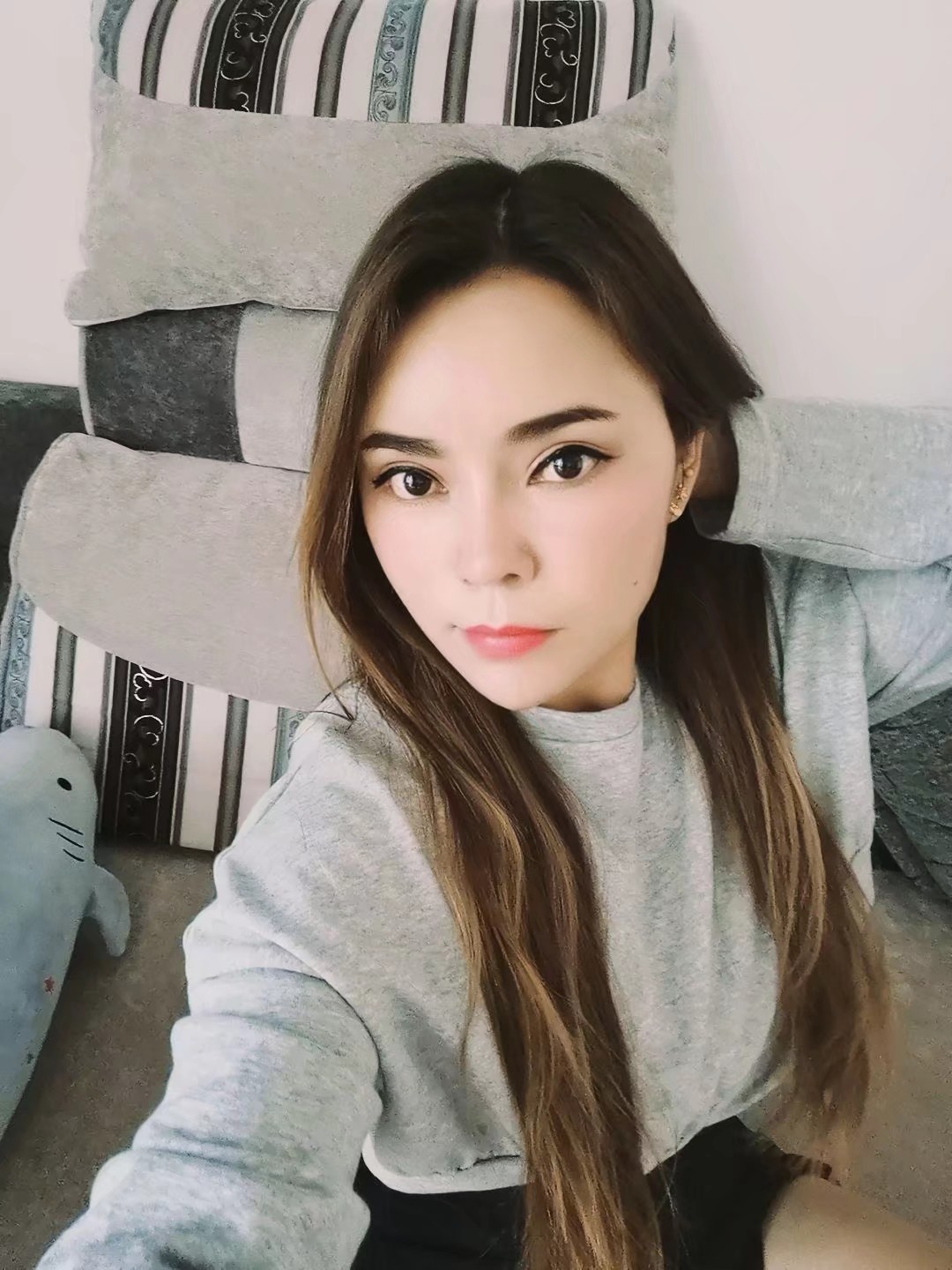 奶上有纹身妹子